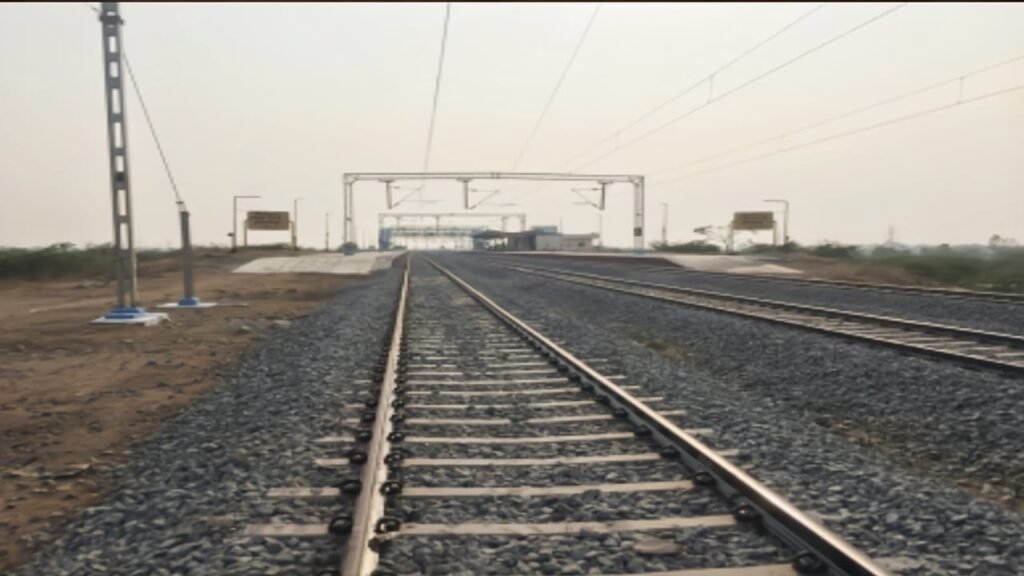 कैबिनेट: ने महाराष्ट्र और गुजरात में दो बड़े रेलवे प्रोजेक्ट को मंजूरी दी – यात्रियों और उद्योगों को मिलेगा सीधा फायदा