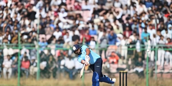 विजय हजारे ट्रॉफी 2025: रोहित शर्मा की धमाकेदार वापसी, सिक्किम के खिलाफ 28 गेंदों में अर्धशतक