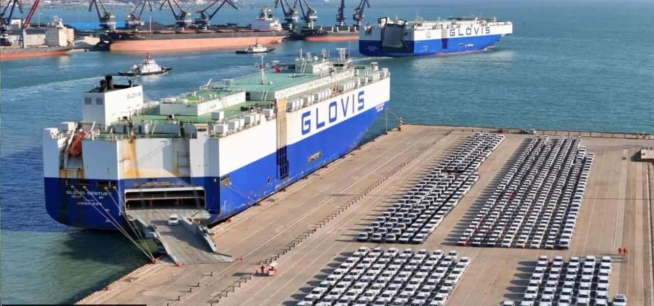 चीन का व्यापार अधिशेष 1 ट्रिलियन डॉलर पार, निर्यात में रिकॉर्ड वृद्धि