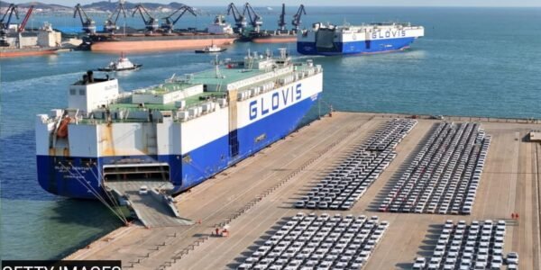 चीन का व्यापार अधिशेष 1 ट्रिलियन डॉलर पार, निर्यात में रिकॉर्ड वृद्धि