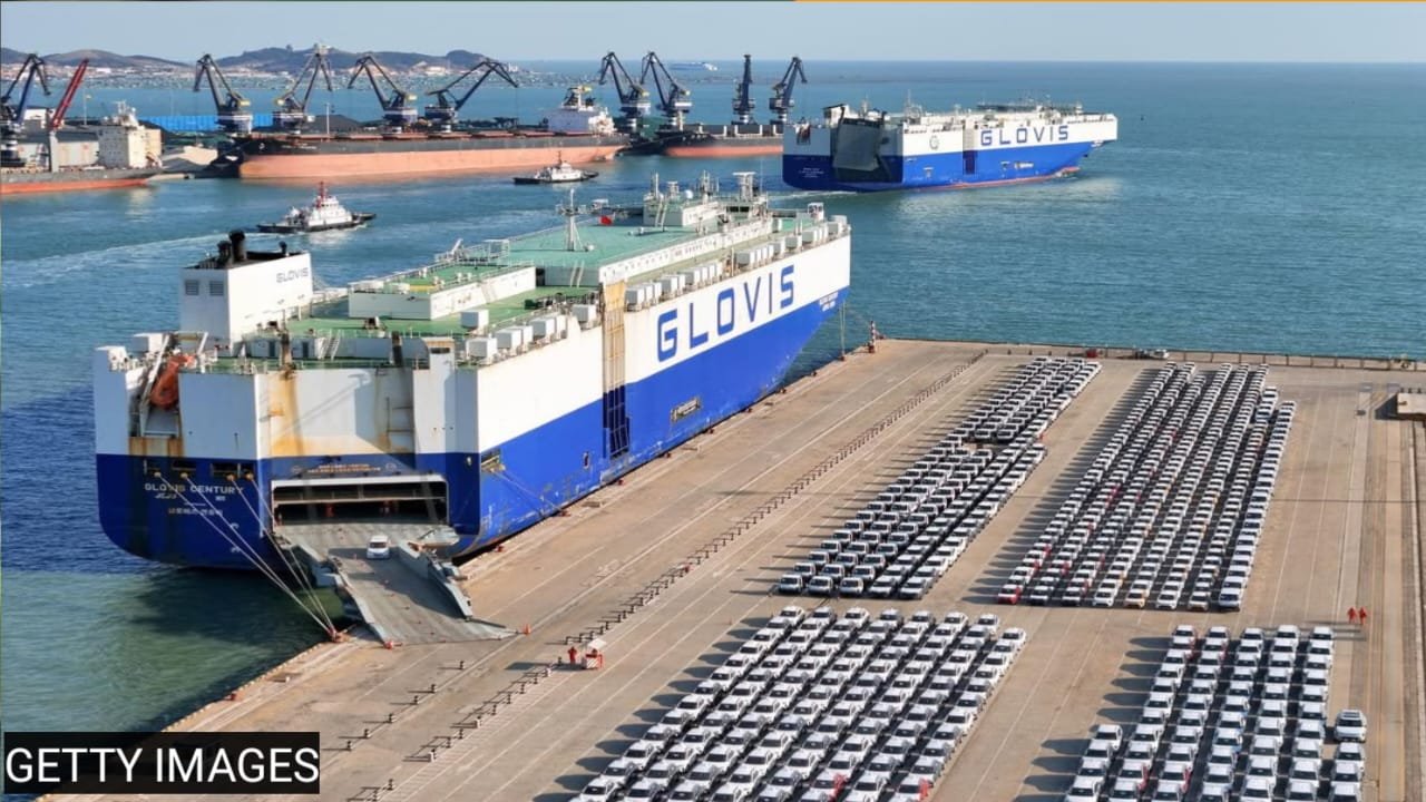 चीन का व्यापार अधिशेष 1 ट्रिलियन डॉलर पार, निर्यात में रिकॉर्ड वृद्धि