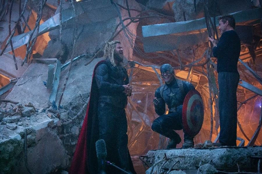 Avengers Endgame: पूरी कहानी, कास्ट, क्लाइमेक्स और बॉक्स ऑफिस कलेक्शन